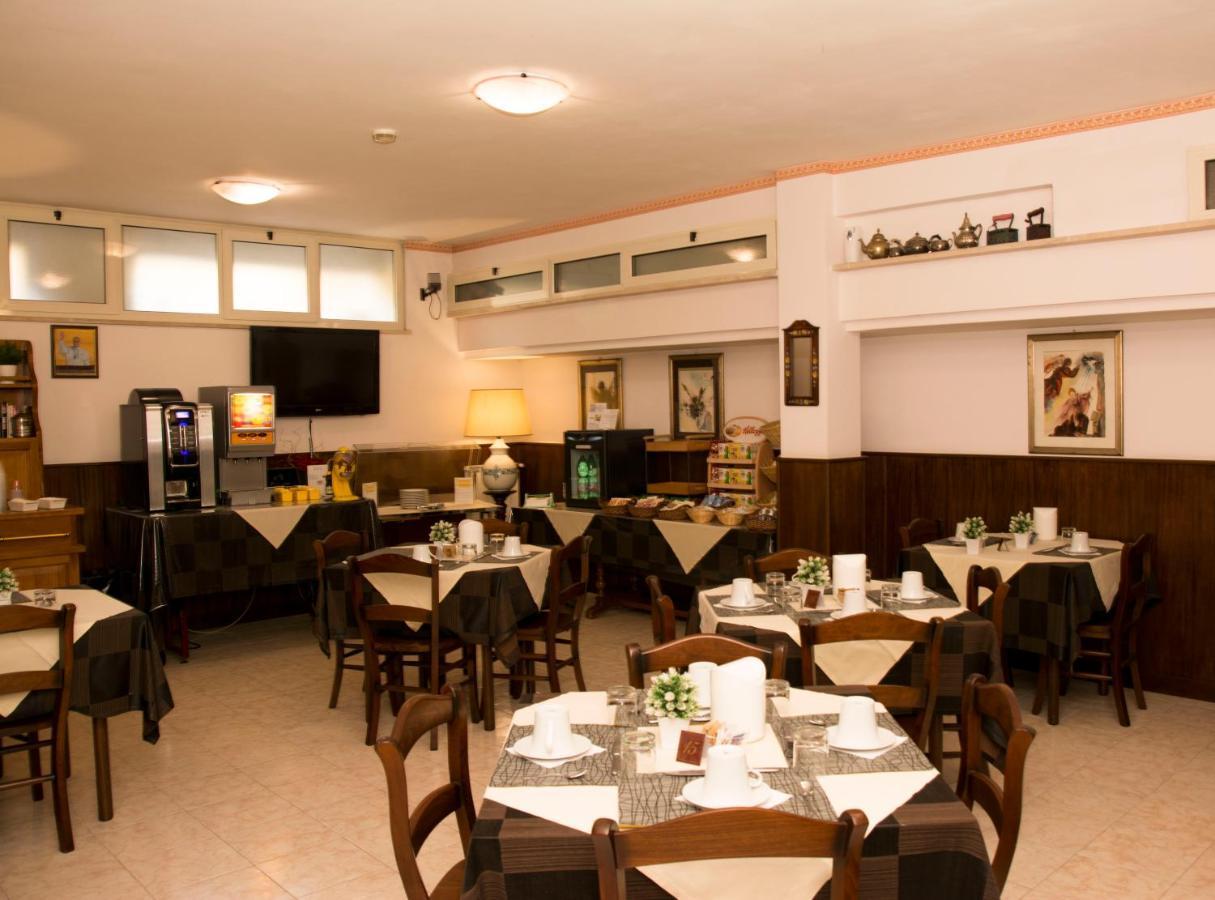 Hotel California Ariccia Esterno foto