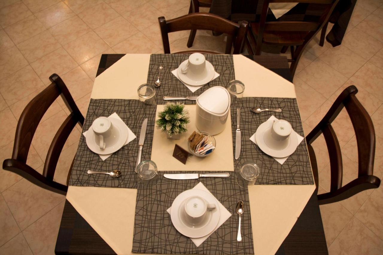 Hotel California Ariccia Esterno foto