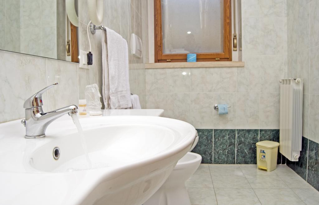 Hotel California Ariccia Esterno foto