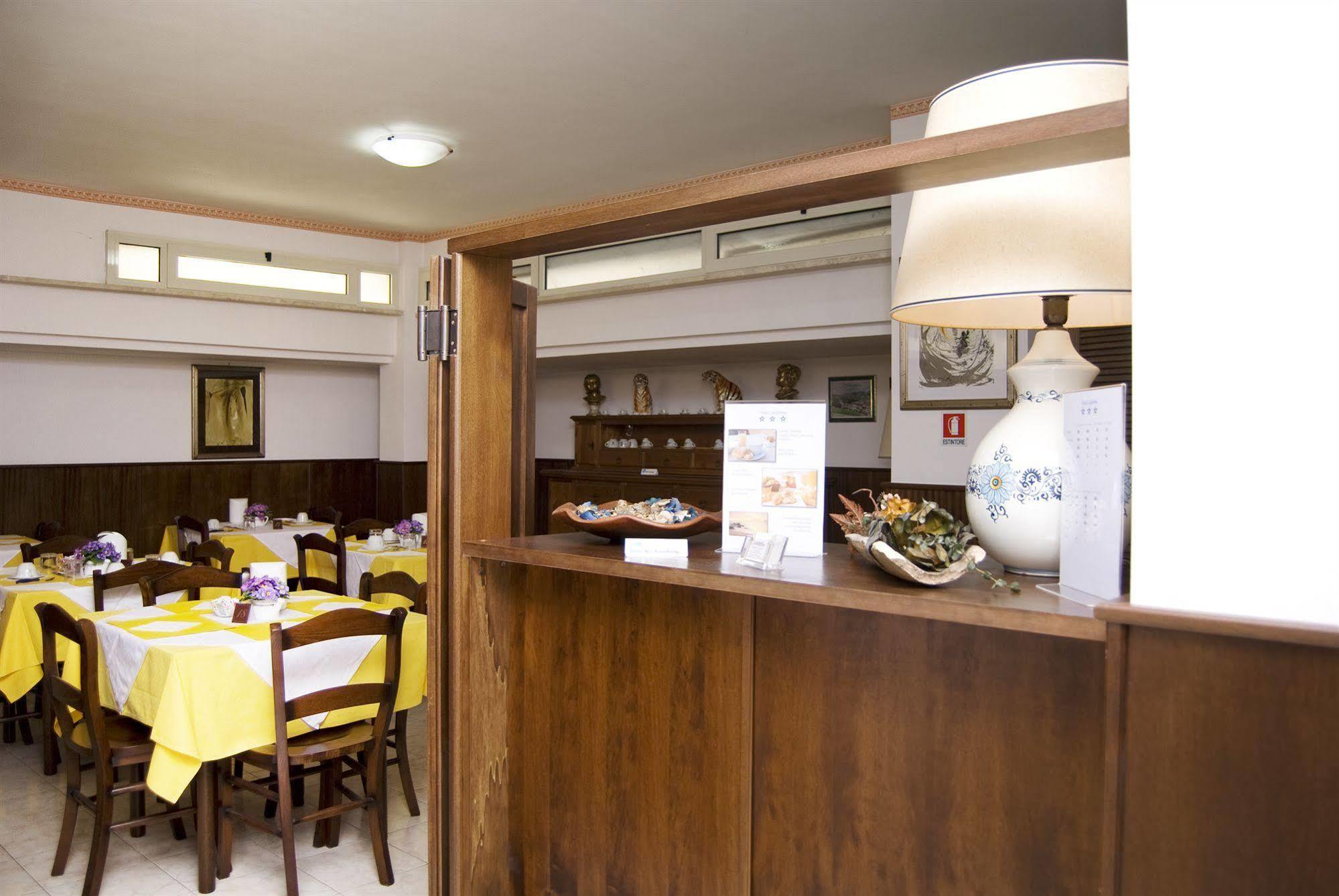 Hotel California Ariccia Esterno foto